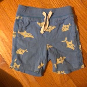 Gap shorts 6-12 months